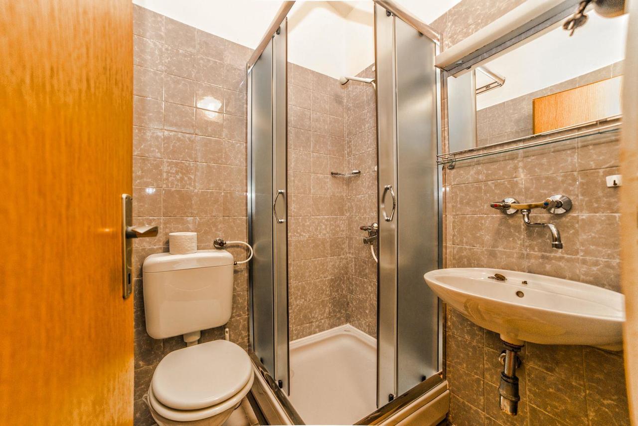 Apartments And Rooms Ana Pomer 217 מראה חיצוני תמונה