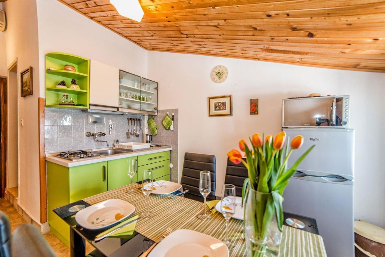 Apartments And Rooms Ana Pomer 217 מראה חיצוני תמונה