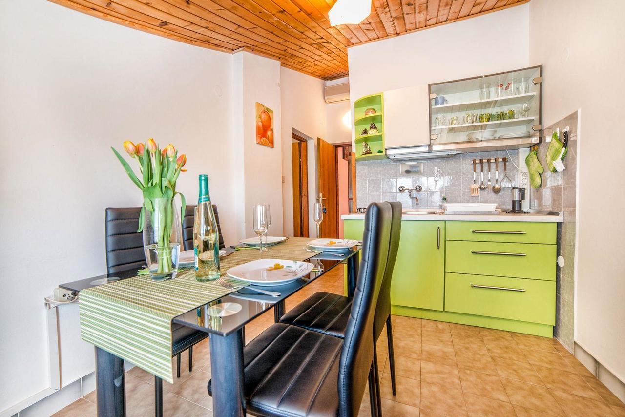 Apartments And Rooms Ana Pomer 217 מראה חיצוני תמונה