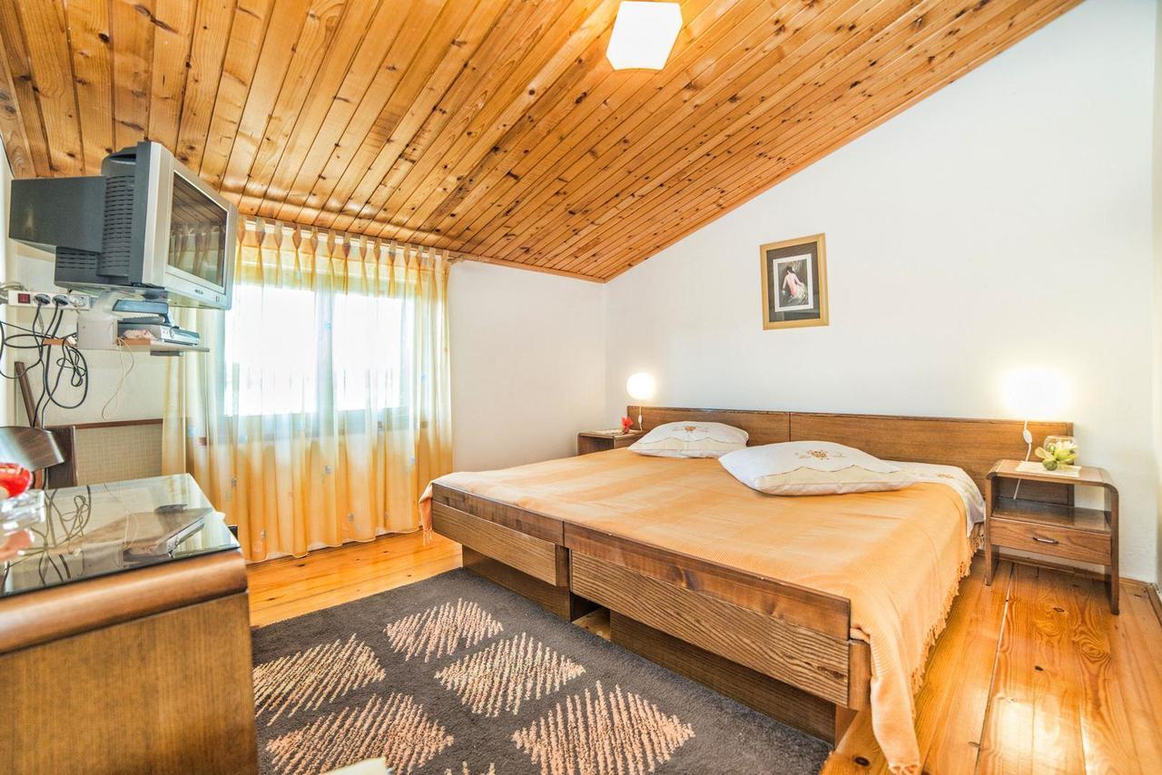 Apartments And Rooms Ana Pomer 217 מראה חיצוני תמונה