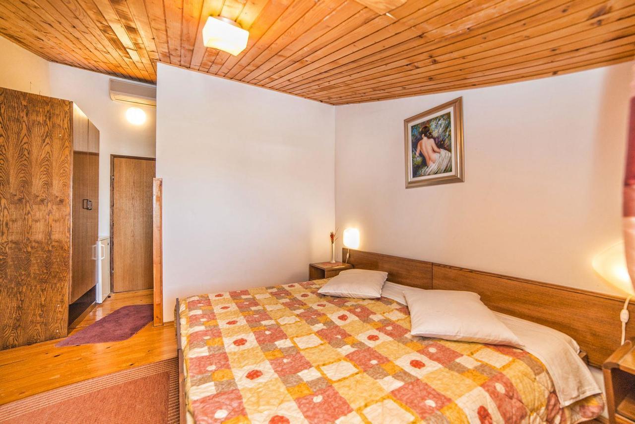 Apartments And Rooms Ana Pomer 217 מראה חיצוני תמונה
