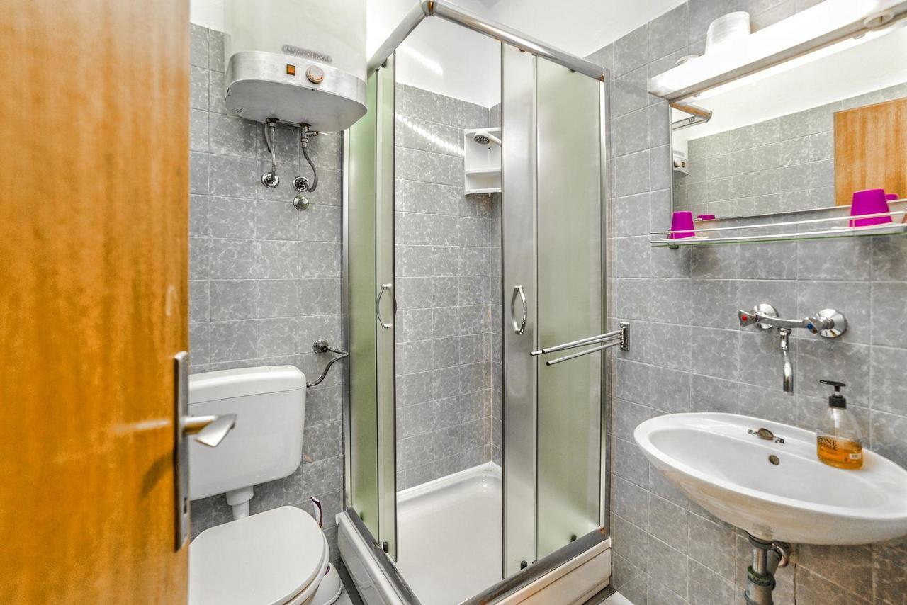 Apartments And Rooms Ana Pomer 217 מראה חיצוני תמונה